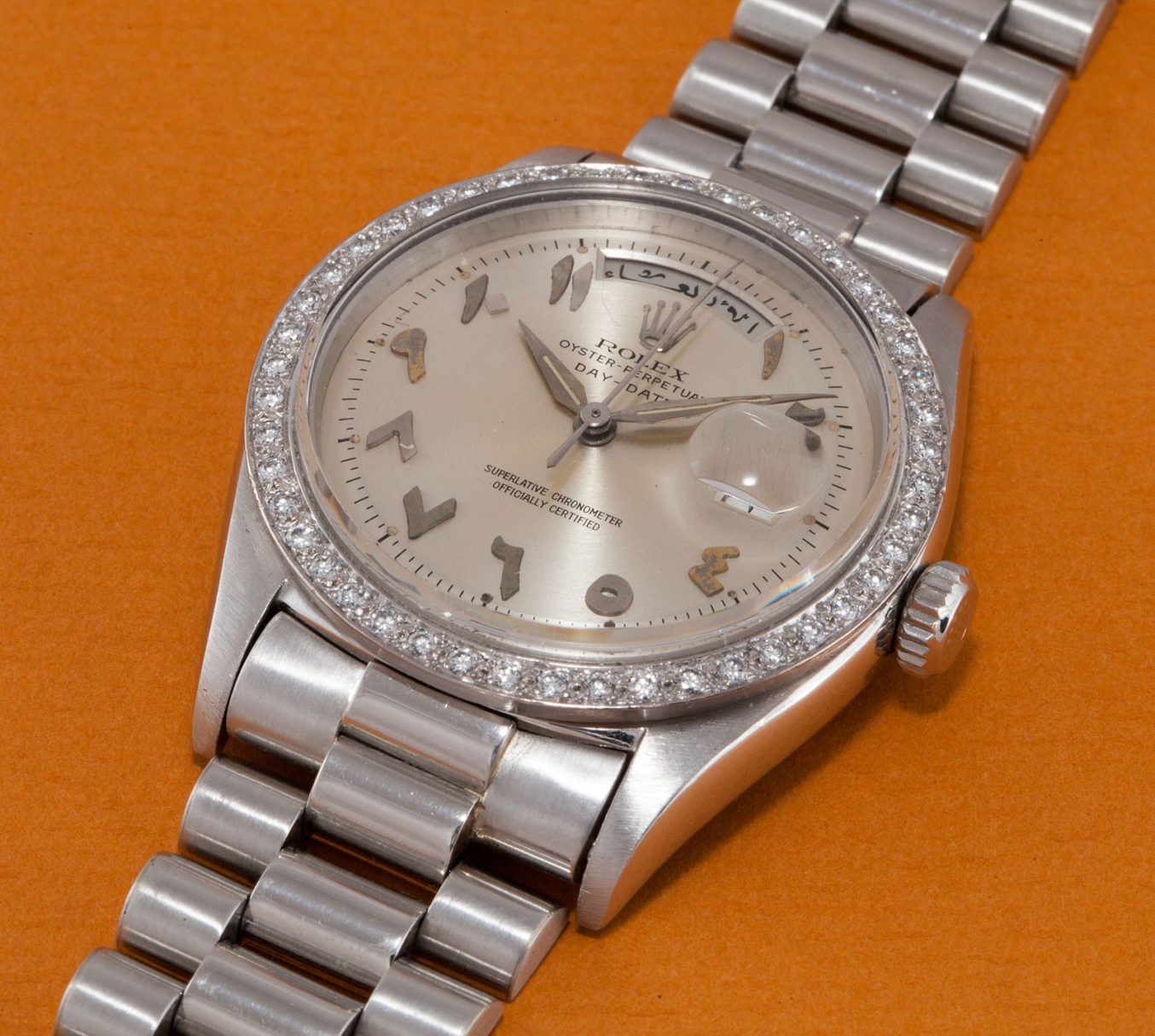 Pratique avec la Rolex DayDate 40 Replique Montre Pas Cher Luxe Replique De Montres